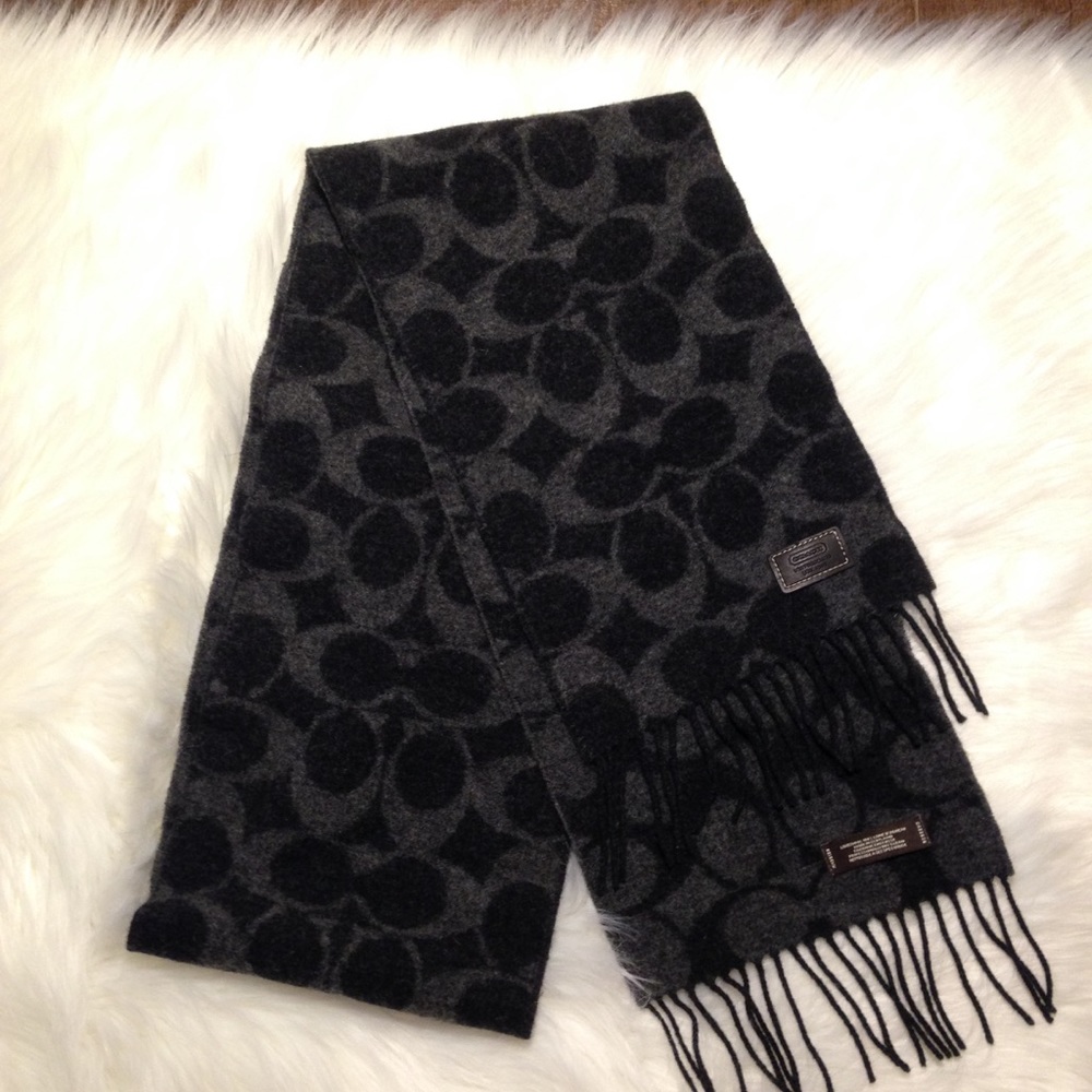 Coach lambswool Scarf/Wrap